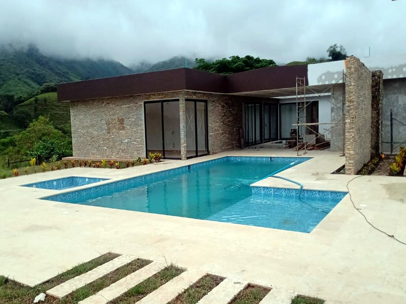 Casa Piscina Montaña