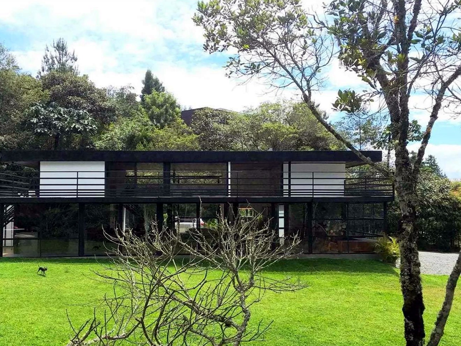 Casa Vidrio y Acero