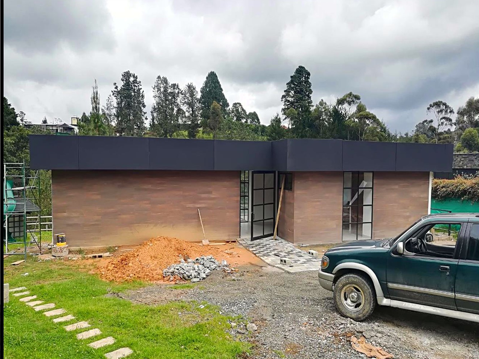 Casa Volumen Negro