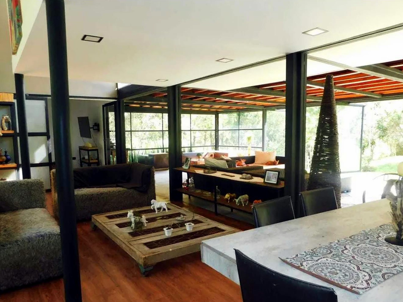 Casa Vidrio y Acero